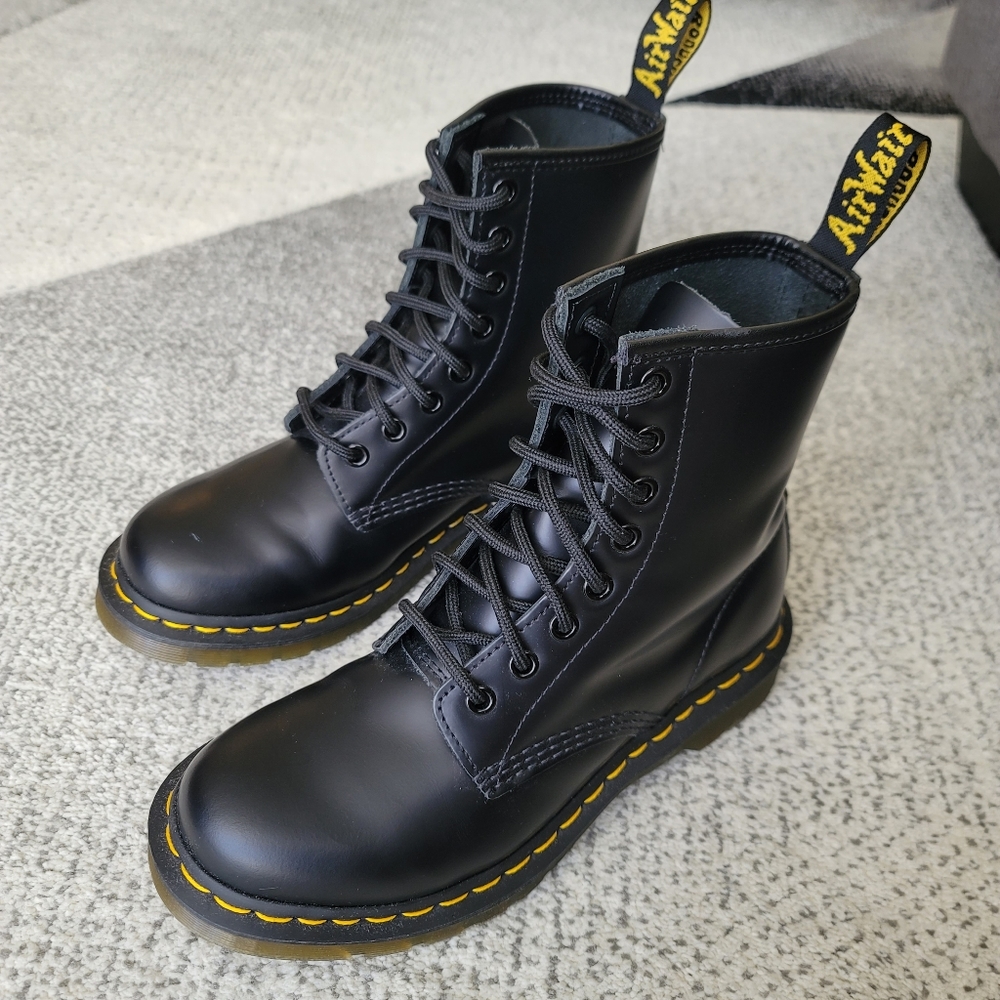 Dr Martens 1460 Size 7 Women's Black Smooth Leather boots